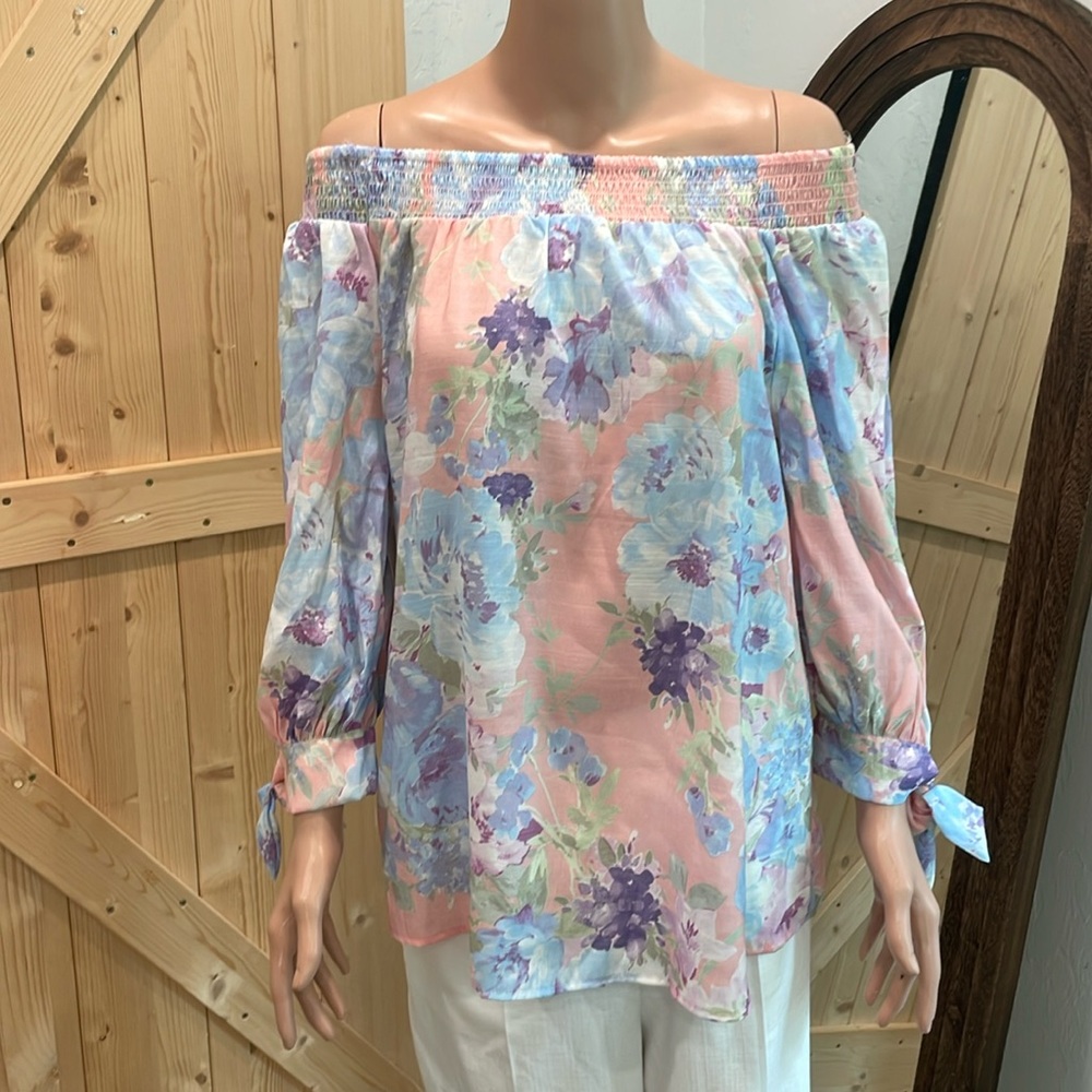 Juniper and lime cold shoulder womens blouse. NWT size L